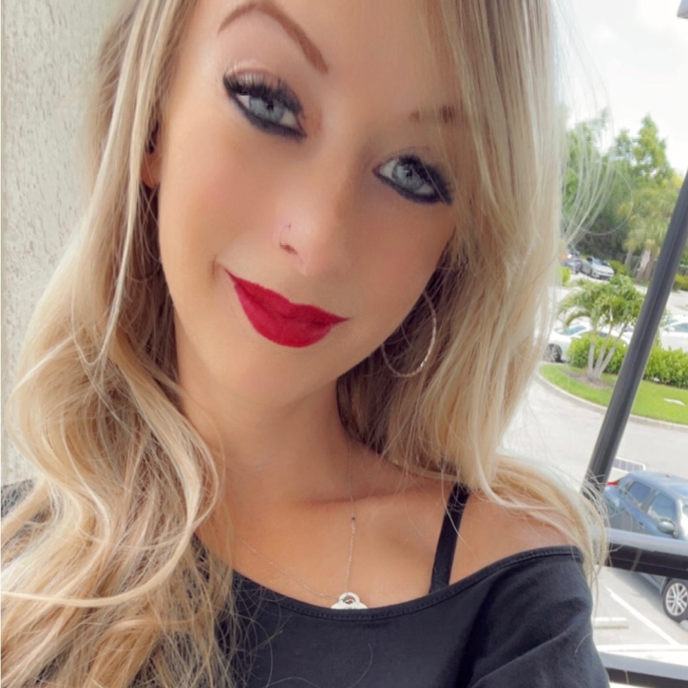 Meet your Posher, Vicky